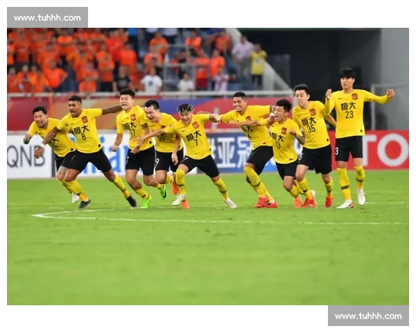 高清流畅足球赛事直播APP下载畅享实时精彩对决全程不漏每一球 - 副本 - 副本 - 副本 - 副本 (3) - 副本